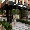 Вхідна група офісного центру в місті Черкаси